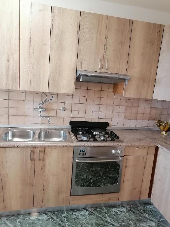 Apartmani Andelo I Ruzica Mundanije Exterior photo