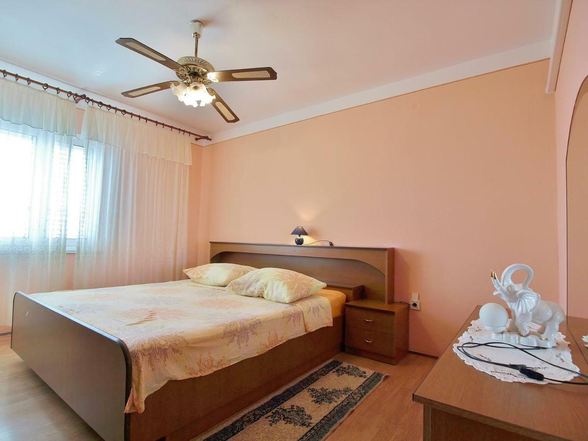 Apartmani Andelo I Ruzica Mundanije Exterior photo