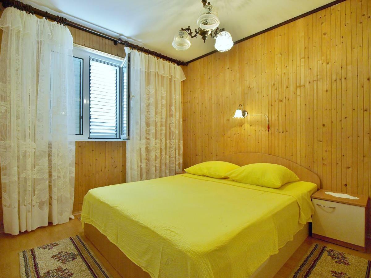 Apartmani Andelo I Ruzica Mundanije Exterior photo